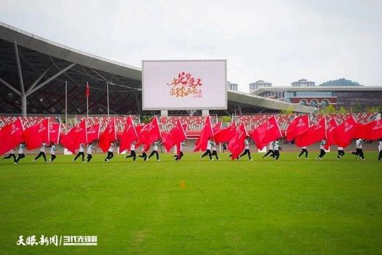 摄制组在采访中真实了解到了一位旅行社女老板在疫情中的经历，从疫情突发时旅行团滞留在外的压力，到如何申请出门条、领取国家及时发放的“救命钱”，每一处细节都在影片中有迹可循